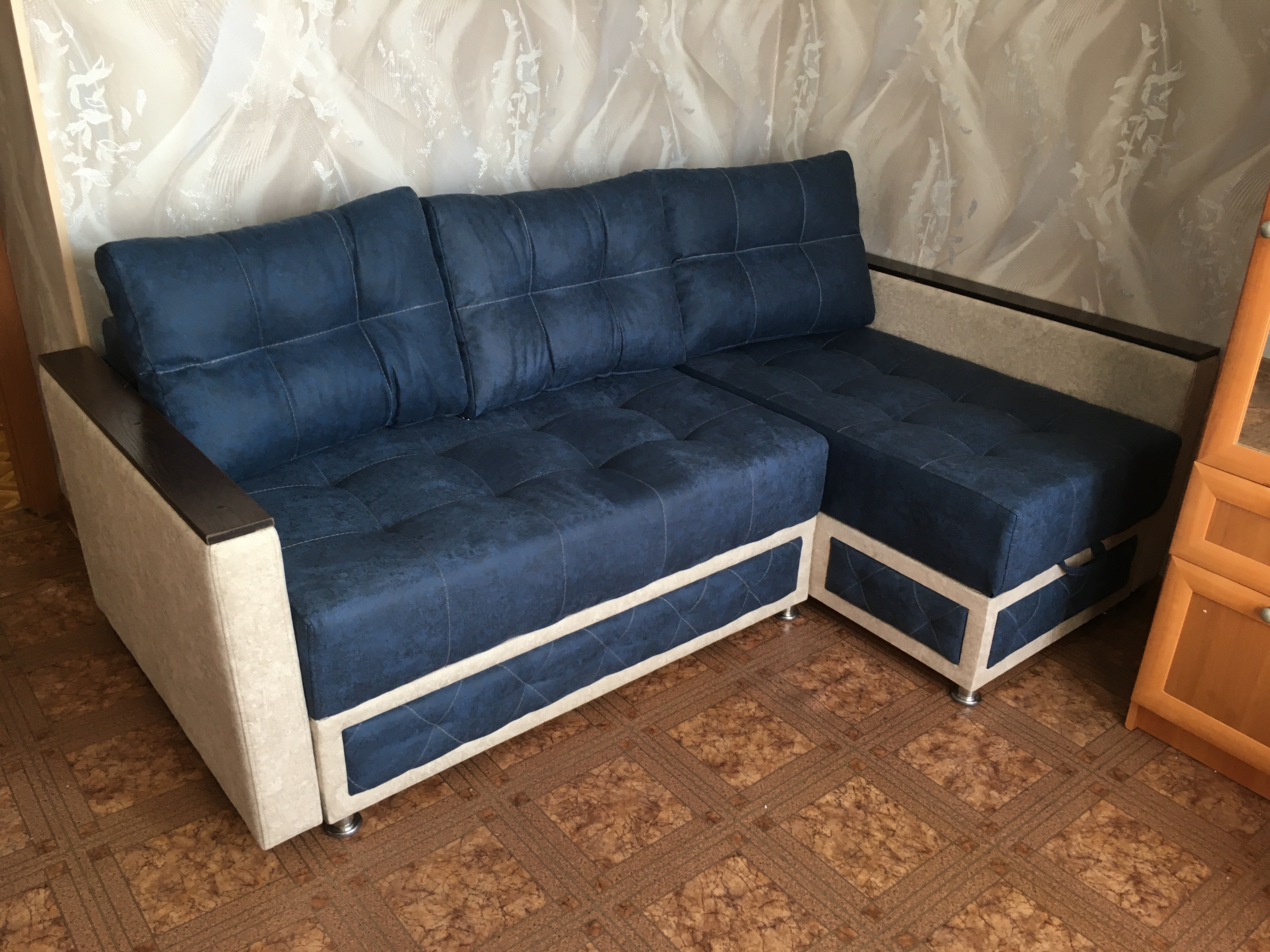 Угловой диван сириус-33 с накладками МДФ